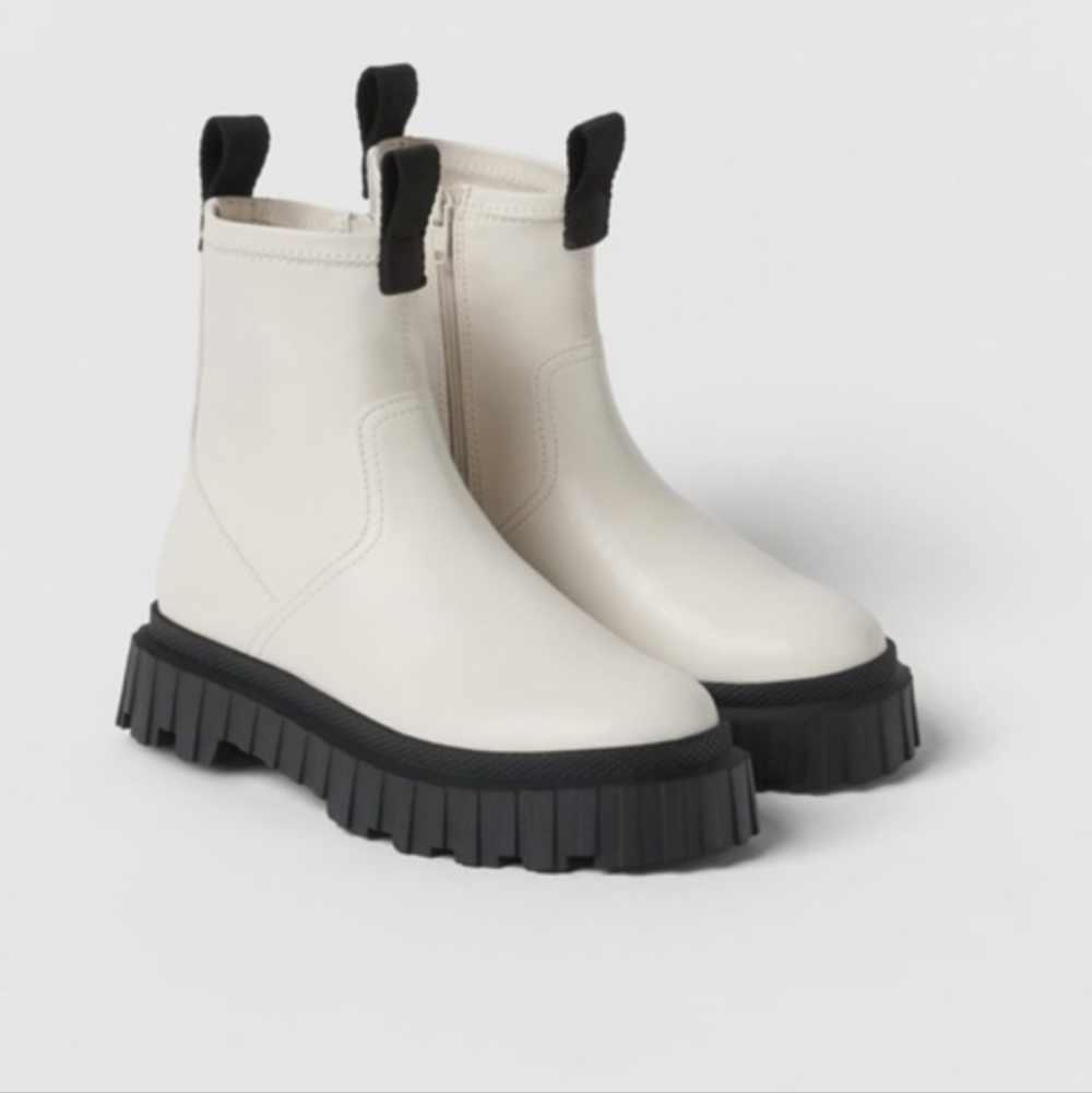 NWT Zara Stylish Cream and Black Women's /BIG Kids Girl Boots